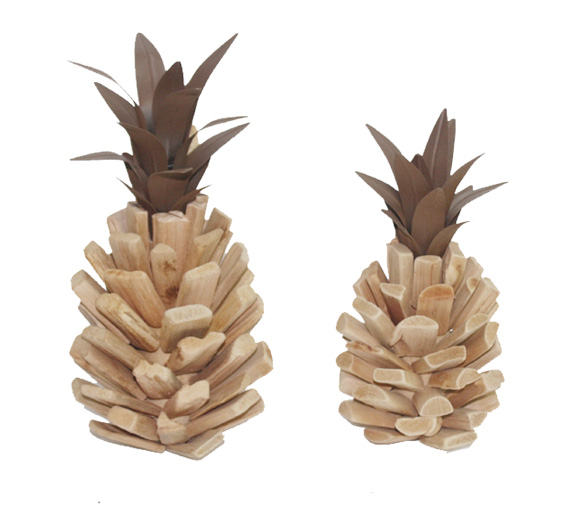 driftwood pineapple decorations